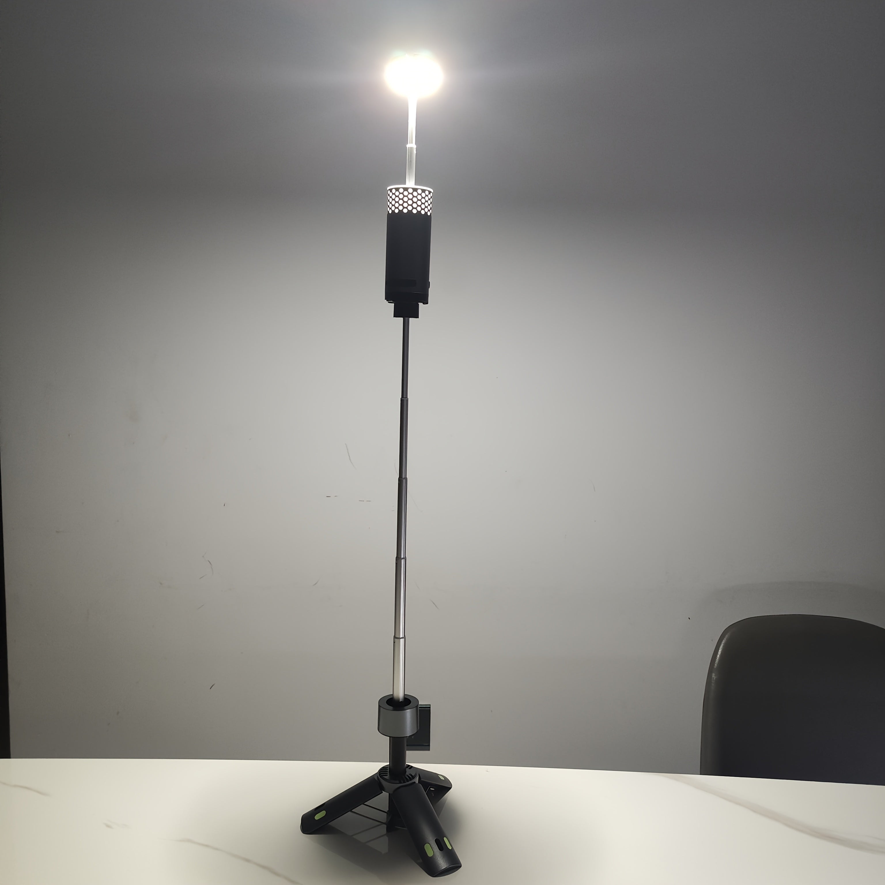 Camping Lantern, Rechargeable Retractable Camping Light, Portable LED Work Light with Magnet, Waterproof Outdoor Camping Light for Camping, Hiking, Night Fishing, Adventure, Hurricane Emergency